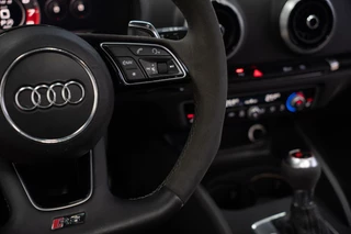 Audi RS3 Audi RS3 2.5 TFSI Quattro 2e Eig Pano CarPlay Carbon B&O Nardo Grey Dealer onderhouden - afbeelding nr 22