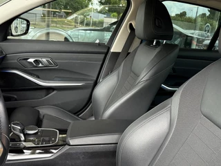 BMW 3 Serie BMW 3-serie 320i Executive Sport Sportstoelen|Sfeer|Dealer Onderhouden - afbeelding nr 11