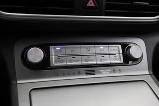 Hyundai Kona Hyundai Kona Electric Comfort 64 kWh - Carplay, Camera, Cruise, Trekhaak - afbeelding nr 20