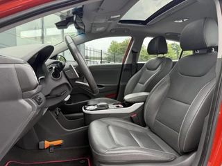Hyundai IONIQ Hyundai IONIQ Premium EV Navi,Leder,Dodehoek,Schuifdak,Camera,Clima,Cruise,Stoelverwarming V+A,Stuurverwarming,Pdc V+A,Nieuwe Apk bij Aflevering - afbeelding nr 7