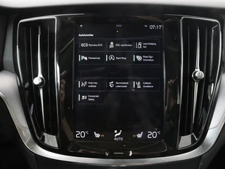 Volvo V60 Volvo V60 2.0 D4 Momentum | 1e eigenaar | Panoramadak |  Leder | Trekhaak | Stoelverwarming | Carplay | Navigatie | Full LED - afbeelding nr 19