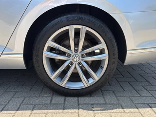 Volkswagen Passat Volkswagen Passat Variant 1.4 TSI DSG GTE PANO-DAK/LEDER/TREKHAAK/360CAMERA/AMBIENTE+ - afbeelding nr 9
