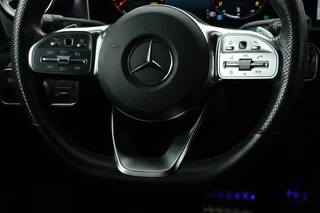 Mercedes-Benz A-Klasse Mercedes-Benz A-klasse 200 AMG | Panoramadak | Carplay |  Stoelverwarming | Keyless | Leder/Alcantara | Camera | Sfeerverlichting | Widescreen | Full LED - afbeelding nr 21