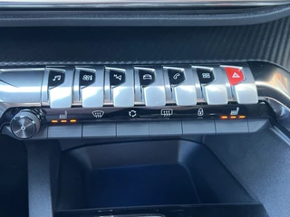 Peugeot 3008 Peugeot 3008 1.2 130 pk Automaat Allure Pack Navigatie Camera Carplay ACC DAB Stoelverwarming Keyless Led 18 Inch Velgen Zwart Dak Parkeersensoren Getint Glas - afbeelding nr 22