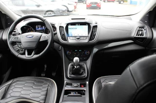 Ford Kuga Ford Kuga 1.5 EcoBoost Vignale | Trekhaak Afneembaar 2000KG | Cruise Control | Navigatie | Climate Control | Lichtmetalen Velgen | - afbeelding nr 2