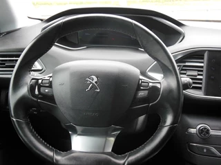 Peugeot 308 Peugeot 308 SW 1.2 PureTech Blue Lease Allure Staat in Hoogeveen - afbeelding nr 18