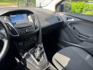 Ford Focus Ford Focus 1.0 Titanium Airco/Lichtmetalen velgen/Navi/Parkeersensoren - afbeelding nr 20
