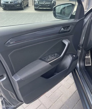 Volkswagen T-Roc Volkswagen T-Roc 1.5 TSI DSG Sport 150PK/PANO/VIRTU - afbeelding nr 23