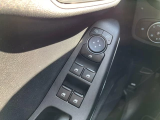 Ford Fiesta Ford Fiesta 1.0 EcoBoost Hybrid ST-Line X 125PK Winterpack Climate Navi Cruise Camera Carplay Parkeersensoren LED 18