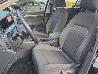 Volkswagen Golf Volkswagen Golf 1.5 eTSI R-Line Business+ | LED | Trekhaak | All-seasons | ACC | Keyless | Stoelverwarming | - afbeelding nr 37