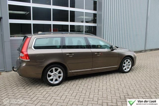 Volvo V70 Volvo V70 2.0 D4 Nordic+ NL Auto Boekjes | Trekhaak | Leder met Stoelverwarming. - afbeelding nr 2