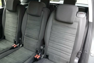 Volkswagen Touran Volkswagen Touran 1.5 TSI R-line 7pers. CAMERA STOELVERW. - afbeelding nr 42