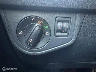 Volkswagen Polo Volkswagen Polo 1.0 TSI Life Business NIEUW MODEL CLIMATE CONTROLE STOELVERWARMING CARPLAY PARKEERSENSOREN ZEER NETTE AUTO!! - afbeelding nr 19