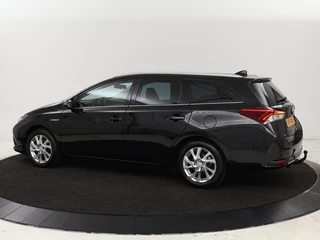 Toyota Auris Toyota Auris 1.8 Hybr. Aspiration | Camera | Cruise control |  Navigatie | Trekhaak | Climate control | DAB - afbeelding nr 2