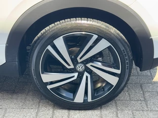 Volkswagen T-Cross Volkswagen T-Cross 1.0 TSI AUT. R-LINE LED NAVI CARPLAY DIGITALE SCHERM AIRCO LMV P - afbeelding nr 16