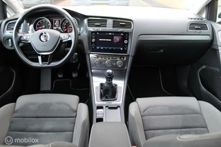 Volkswagen Golf Volkswagen Golf 1.5 TSI Comfortline Business, Alcantara Sportstoelen, Stoelverwarming, Pdc voor + achter, Cruise, Clima, Navi, App connect - afbeelding nr 4