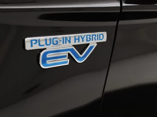 Mitsubishi Outlander Mitsubishi Outlander 2.4 PHEV Intense+ | Schuifdak |  Stoel & stuurverwarming | 360 camera | Trekhaak | Half leder | Carplay | Navigatie | Climate control - afbeelding nr 33