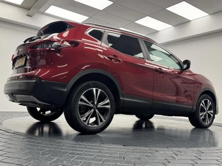Nissan QASHQAI Nissan Qashqai 1.3 DIG-T Premium Edition Automaat-Trekhaak-Navigatie-Carplay-Cr.contr-Clima-360Camera-Lm.18