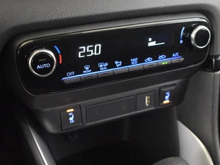 Toyota Yaris Toyota Yaris 1.5 Hybrid Dynamic Limited | Led | Stuur en Stoelverwarming - afbeelding nr 22