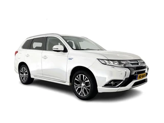 Mitsubishi Outlander Aut. * FULL-LEATHER | KEYLESS | ROCKFORD-AUDIO | FULL-LED | TOPVIEW-CAMERA | NAVI-FULLMAP | SHIFT-PADDLES | ECC | PDC | CRUISE | DAB+ | COMFORT-SEATS | 18''ALU* - afbeelding nr 1