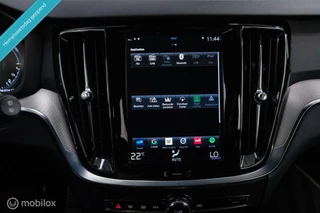 Volvo V60 Volvo V60 2.0 T8 Recharge AWD R-Design | NL auto | DAB+ | CarPlay | Adaptive | Blis | Rijklaar | - afbeelding nr 25