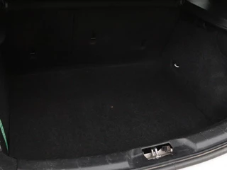 Volvo V40 Volvo V40 2.0 D2 R-Design | Stoelverwarming | Trekhaak |  Xenon | Leder/Alcantara | Navigatie | Parkeerhulp | Climate control - afbeelding nr 11