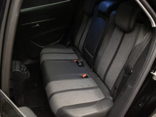 Peugeot 3008 Peugeot 3008 1.2 PureTech Allure Sport (PANORAMADAK,APPLE CARPLAY,NAVI,LED,CAMERA,360 VIEW,PDC,CRUISE,LANE,CLIMATE,NETTE STAAT) - afbeelding nr 25