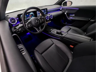 Mercedes-Benz A-Klasse Mercedes-Benz A-Klasse 250 e Business Solution Luxury 218Pk Automaat (GROOT NAVI, SFEERVERLICHTING, WIDESCREEN, CAMERA, LEDER, STOELVERWARMING, SPORTSTOELEN, CRUISE, LANE ASSIST, NIEUWSTAAT) - afbeelding nr 14