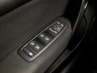 Renault Mégane Estate 141Pk Automaat (APPLE CARPLAY, VIRTUAL COCKPIT, NAVIGATIE, CLIMATE, SPORTSTOELEN, GETINT GLAS, TREKHAAK, PARKEERSENSOREN, NIEUWSTAAT) - afbeelding nr 21