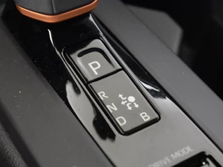 Toyota C-HR Toyota C-HR 1.8 Hybrid 140 First Edition | Parkeersensoren V+A | BLS | Elect - afbeelding nr 37