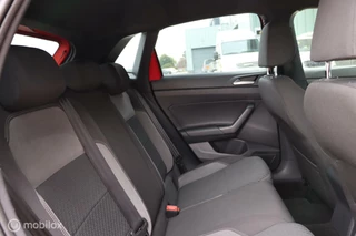 Volkswagen Polo Volkswagen Polo 1.0 TSI R-line / Pano / Camera / BBS / Navi - afbeelding nr 16