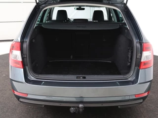 Škoda Octavia Skoda Octavia 1.5 TSI Business Edition | Stoelverwarming |  Trekhaak | Carplay | Half leder | Navigatie | Climate control | Parkeerhulp | Cruise control - afbeelding nr 10