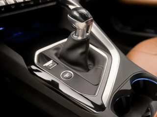 Peugeot 3008 (APPLE CARPLAY, GROOT NAVI, MEMORY SEATS, STOELVERWARMING, LEDEREN SPORTSTOELEN, KEYLESS, 360 CAMERA, LANE ASSIST, GETINT GLAS, NIEUWSTAAT) - afbeelding nr 11