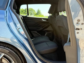 Ford Focus Ford Focus Wagon 1.5 182PK ST Line Business | Performance Blue | 1700KG Trekgewicht/NAV/Carplay/Clima/LED - Caravantrekker! - afbeelding nr 16