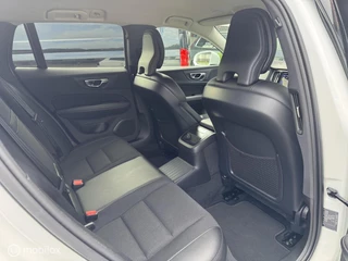 Volvo V60 Volvo V60 2.0 T6 Recharge AWD R-Design / Carplay - afbeelding nr 24