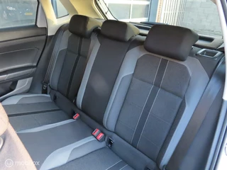 Volkswagen Polo Volkswagen Polo 1.0 TSI Highline/Automaat/virtueel/carplay/pdc/nav/17
