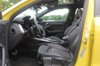 Audi S3 Audi S3 Limousine 2.0 TFSI quattro Edition One / Panoramadak / Camera / RS Seats / B&O / 19'' / Matrix LED / Navigatie / Dodehoek / ACC / Stoelverwarming / DAB - afbeelding nr 10