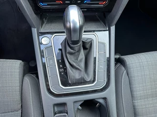 Volkswagen Passat Volkswagen Passat Variant 1.5 TSi Aut. Business Camera Trekhaak - afbeelding nr 26