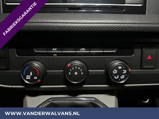Volkswagen Transporter Volkswagen Transporter 2.0 TDI L2H1 Fabrieksgarantie Euro6 # Airco | Apple Carplay | Trekhaak | Cruisecontrol Android Auto, Parkeersensoren, Sidebars, Bijrijdersbank - afbeelding nr 6