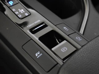 Toyota C-HR Toyota C-HR 1.8 Hybrid 140 First Edition | Parkeersensoren V+A | BLS | Elect - afbeelding nr 31
