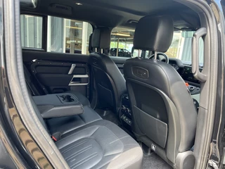 Land Rover Defender Land Rover Defender 110 2.0 P400e 110 X Dynamic 50% deal 43.475,- ACTIE 22 inch Urban / Meridian / Stoel verkoeling-verwarming / 360° camera / Stuur verwarming - afbeelding nr 37