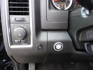Dodge Ram 1500 Dodge Ram 1500 4X4 5.7 V8 4x4 aut.  / 6 Zitter / Nette auto - afbeelding nr 8