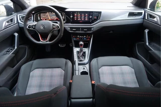 Volkswagen Polo Volkswagen Polo 2.0 TSI GTI Aut7 | PANORAMA | IQ DRIVE | KEYLESS | BEATS | Apple Carplay | Adaptieve cruise control + Lane Departure PLUS (Travel assist) | LED GRILL | Sfeerverlichting - afbeelding nr 13