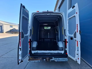 Volkswagen Crafter Volkswagen Crafter 35 2.0 TDI L3H3 Highline AIRCO / CRUISE CONTROLE / NAVI / CAMERA / TREKHAAK / CARPLAY - afbeelding nr 35