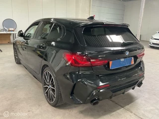 BMW 1 Serie BMW 1-serie M135i xDrive High Executive Bucket Seats Panodak Harman Kardon Etc - afbeelding nr 5