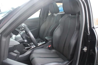 Peugeot 208 Peugeot 208 1.2 PureTech GT | NAVIGATIE | APPLE CARPLAY/ANDROID AUTO | DODEHOEK DETECTIE | FULL LED KOPLAMPEN | KEYLESS ENTRY/START | PARKEERSENSOREN VOOR EN ACHTER | CRUISE CONTROL | DAB+ RADIO | - afbeelding nr 2