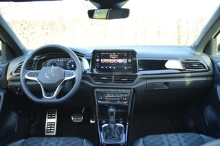 Volkswagen T-Roc Volkswagen T-Roc 1.5 TSI R-Line Edition Black Style panoramadak/trekhaak - afbeelding nr 16