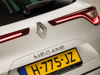 Renault Mégane Estate 141Pk Automaat (APPLE CARPLAY, VIRTUAL COCKPIT, NAVIGATIE, CLIMATE, SPORTSTOELEN, GETINT GLAS, TREKHAAK, PARKEERSENSOREN, NIEUWSTAAT) - afbeelding nr 26