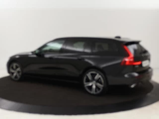 Volvo V60 Volvo V60 2.0 T8 Recharge AWD R-Design | Trekhaak |  Stoelverwarming | Camera | Harman/Kardon | Adaptive cruise | Memory | Carplay | Navigatie | 19'' lichtmetalen velgen - afbeelding nr 2