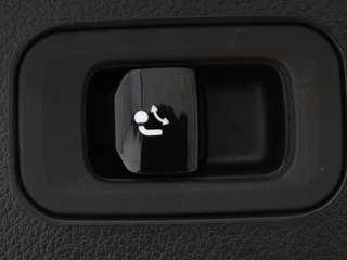 Mercedes-Benz C-Klasse Mercedes-Benz C-klasse 300e AMG Night | Adaptive cruise |  Stoelverwarming | Trekhaak | Carplay | Camera | Sfeerverlichting | Full LED - afbeelding nr 14